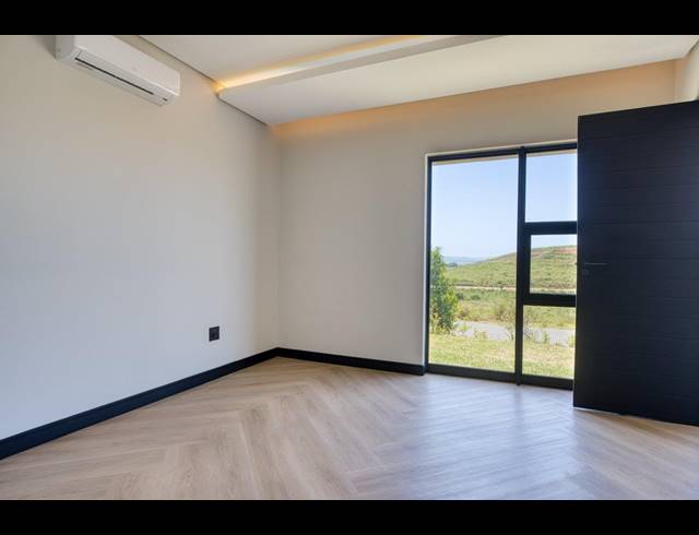 4 BEDROOM HOUSE FOR SALE IN SEATON ESTATE